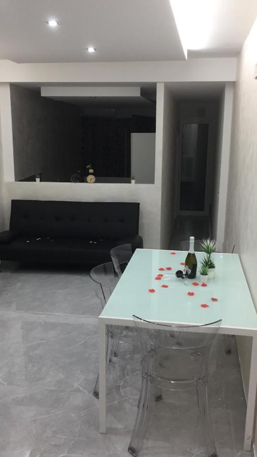 Aparthotel Le Rocce Nere à Giardini-Naxos Extérieur photo